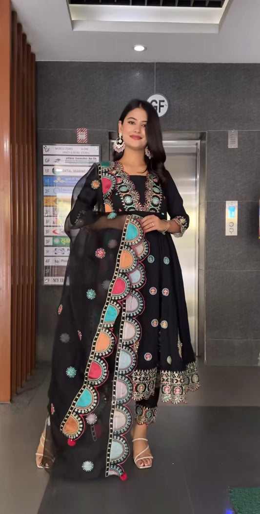 Goeorgeous Black Color Ready Made Salwar Suit & Dupatta